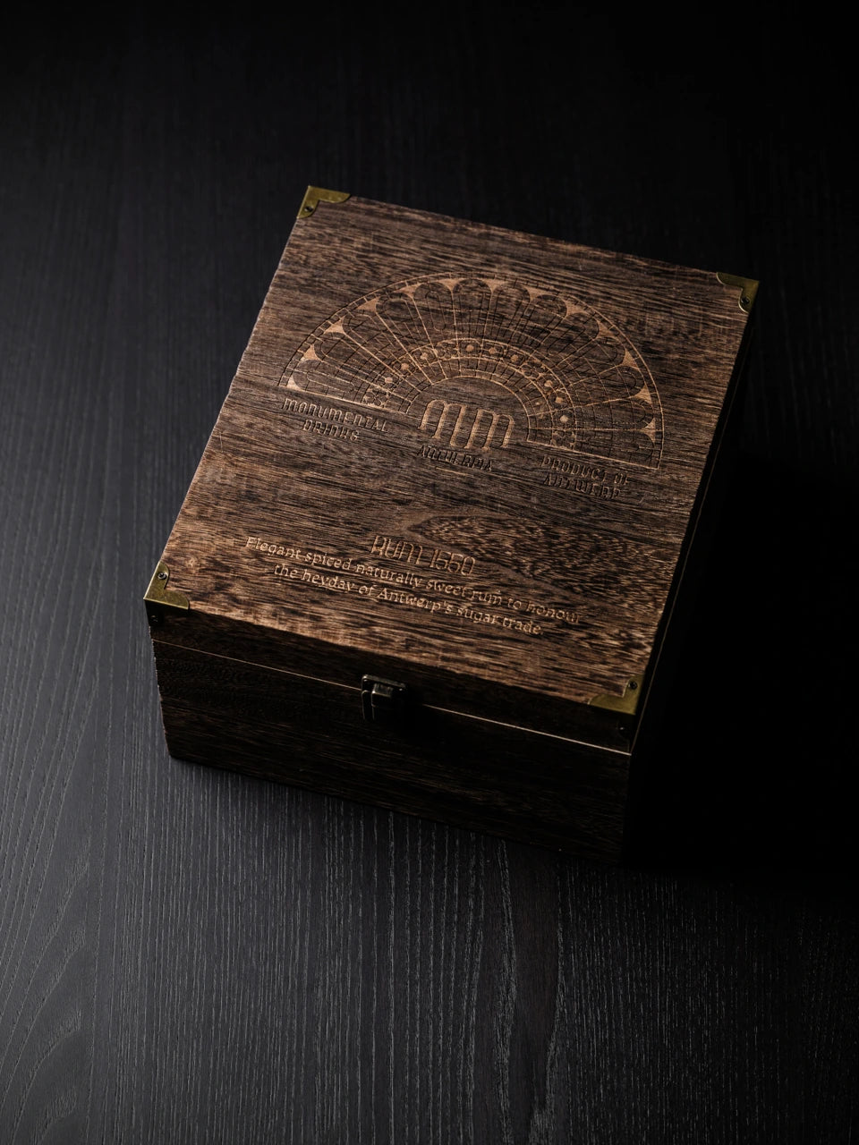 Rum 1550 Monumental Wooden Box